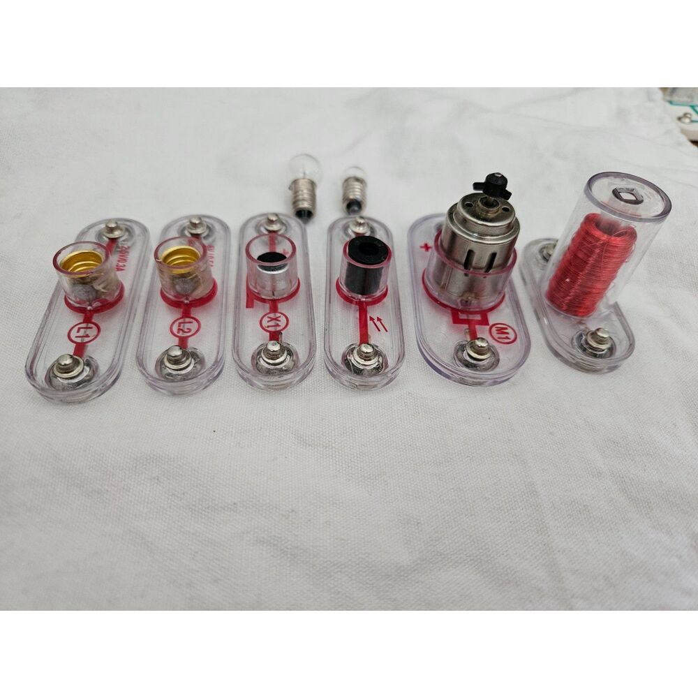 Elenco Snap Circuits Replacement Parts Lot - Motor M1, Lamp Sockets L1 L2, Bulbs